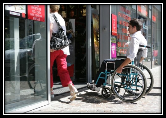 Accès ERP fauteuil roulant